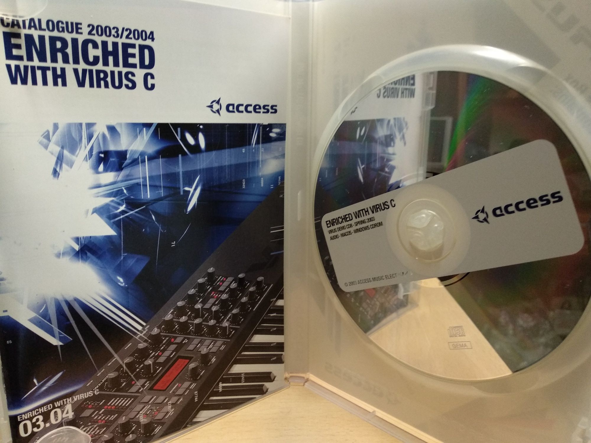 CD-ROM Enriched With Vírus C