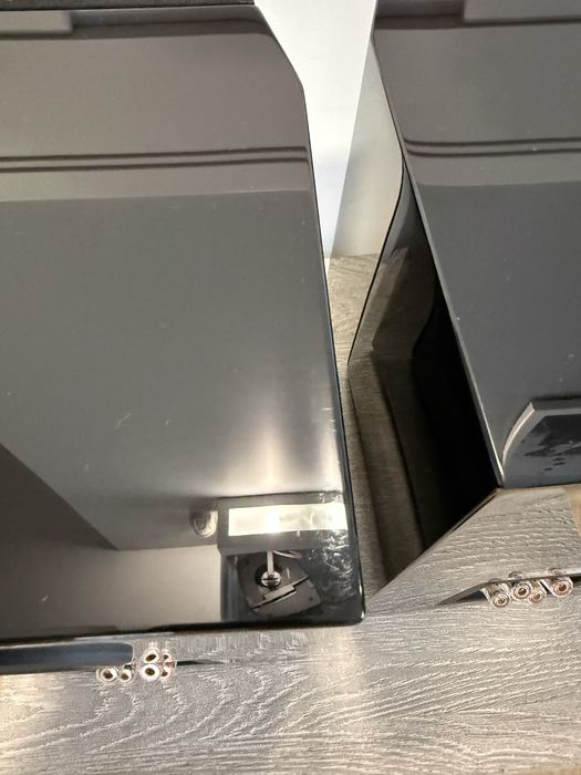 SVS Ultra Bookshelf glośniki podstawkowe Black Gloss