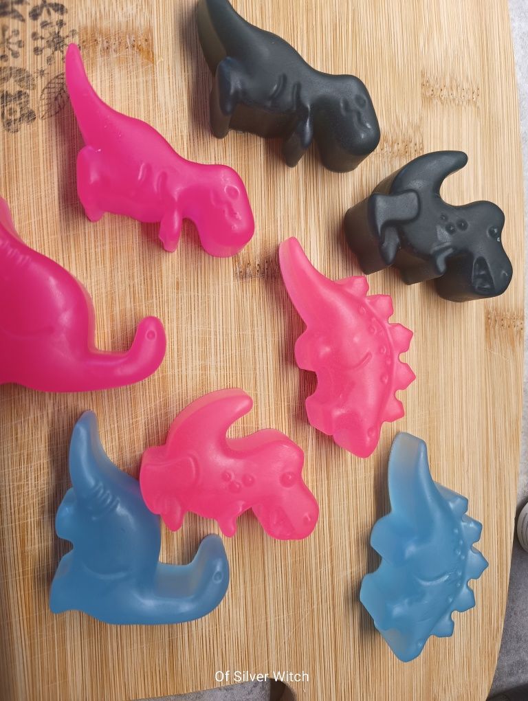 Mydełka glicerynowe dinozaury