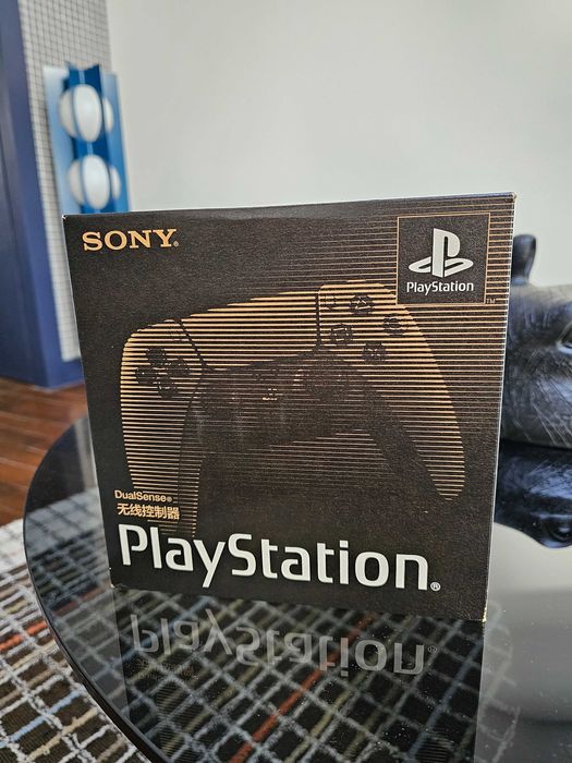 Comando PS5 edição 30th Anniversary- Selado