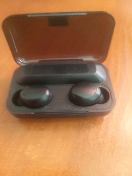 новые беспроводные наушники TWS