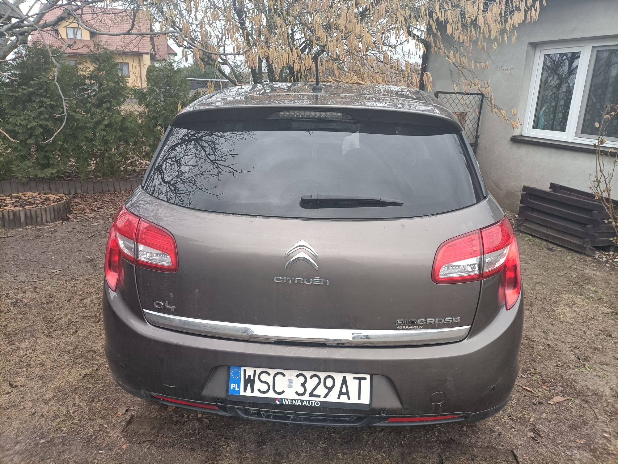 Na części Citroen C4 aircross