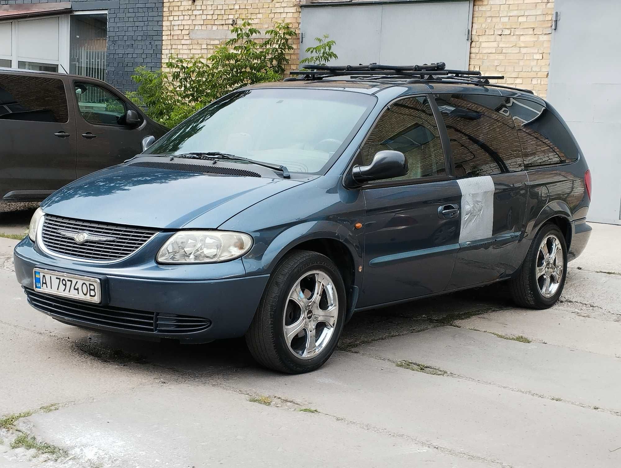 Chrysler Grand Voyager 3.3 v6 AT минивен на автомате газ бензин