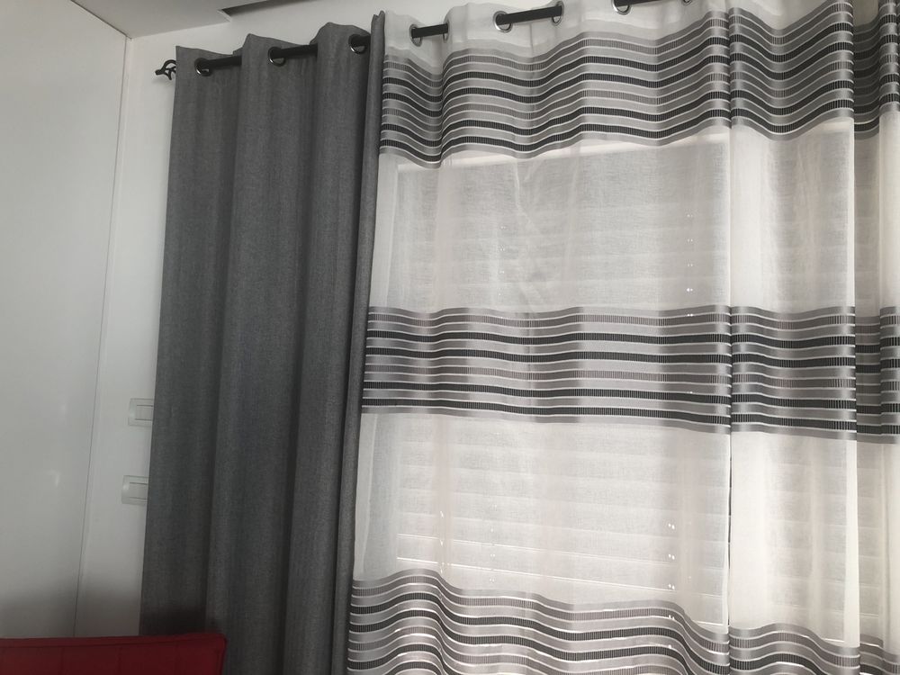 Cortinados como novos modernos com pouco uso