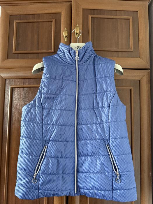Жіноча синя жилетка