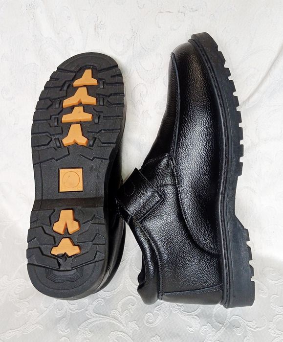 Ботинки мужские р. 42.5-43.(28 см).