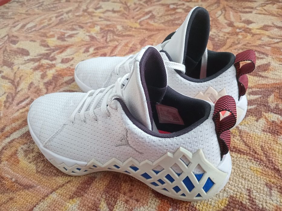 Оригінальні кросівки Jordan