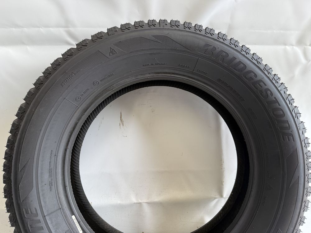 215/65/17 Bridgestone Blizzak LM001 99H 2017R (424)