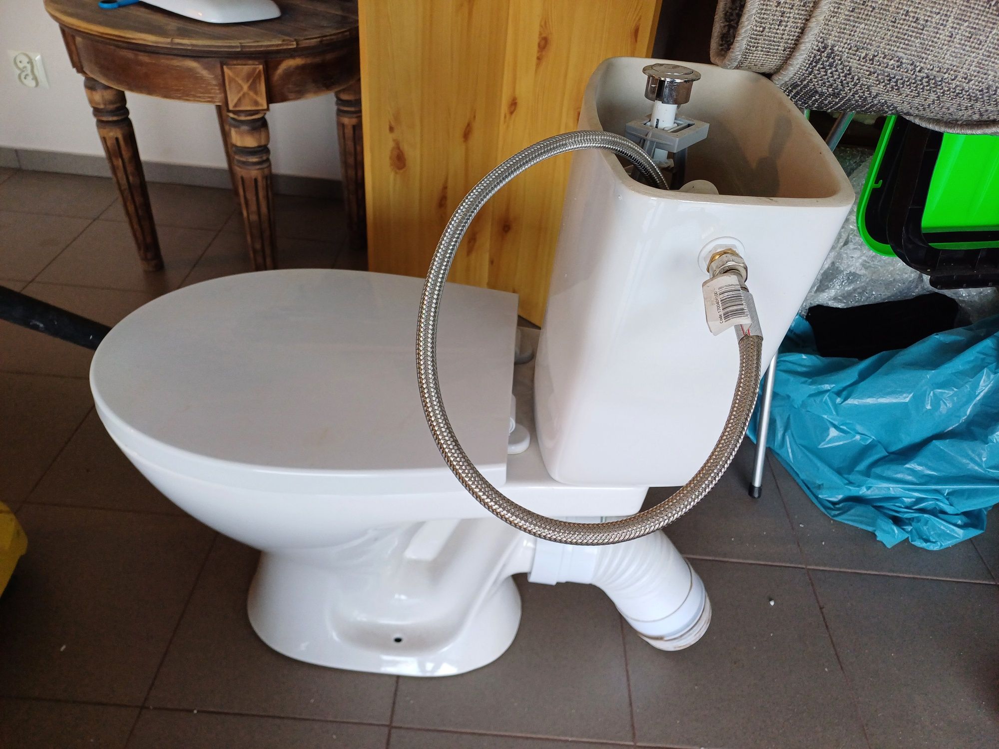Kompakt WC, toaleta, sedes ze spłuczką