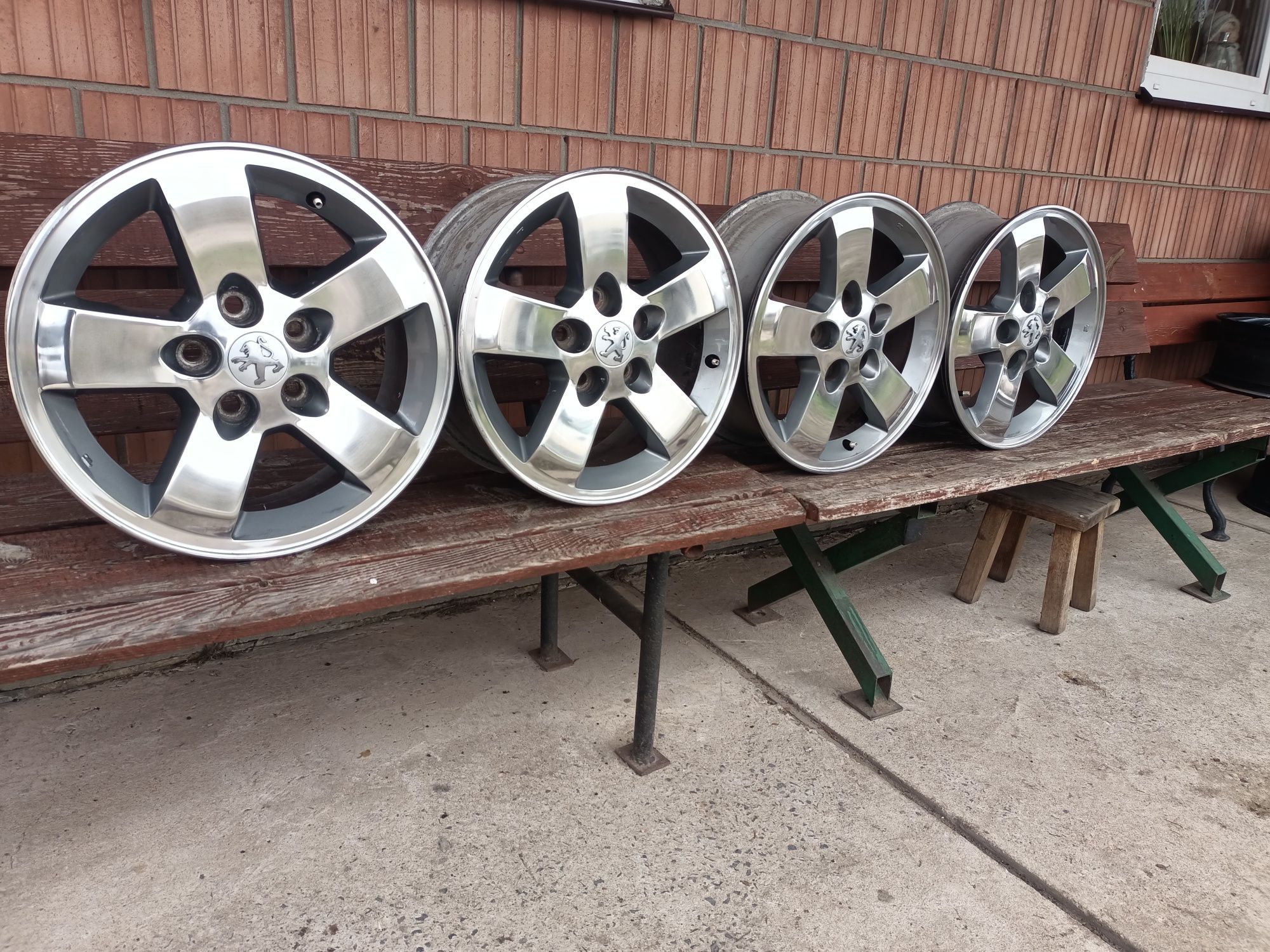 Felgi 5x114,3 R16 Peugeot