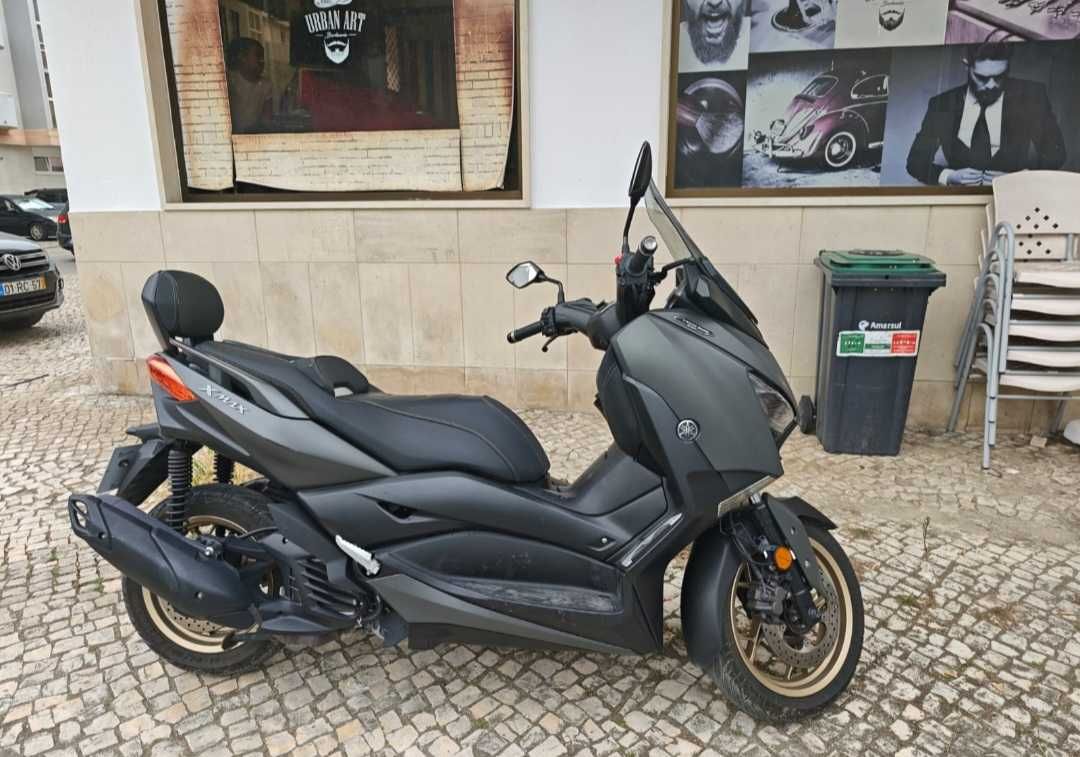 Yamaha X-Max 125
