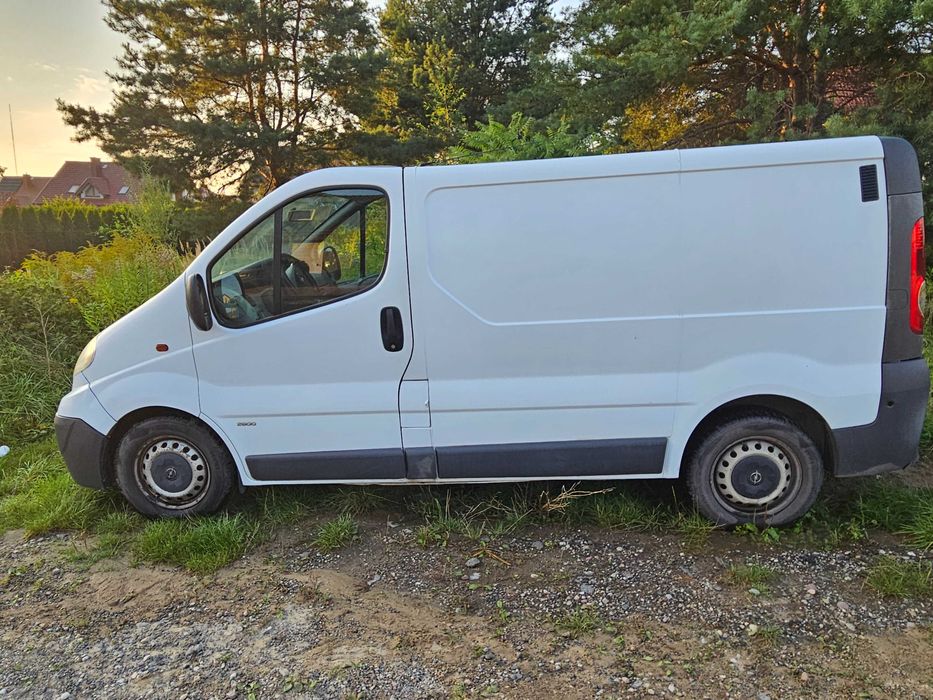 Opel Vivaro 2.0dci 90km faktura vat zamiana