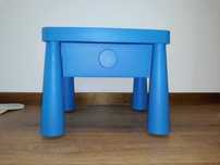 Mesa de cabeceira azul para criança