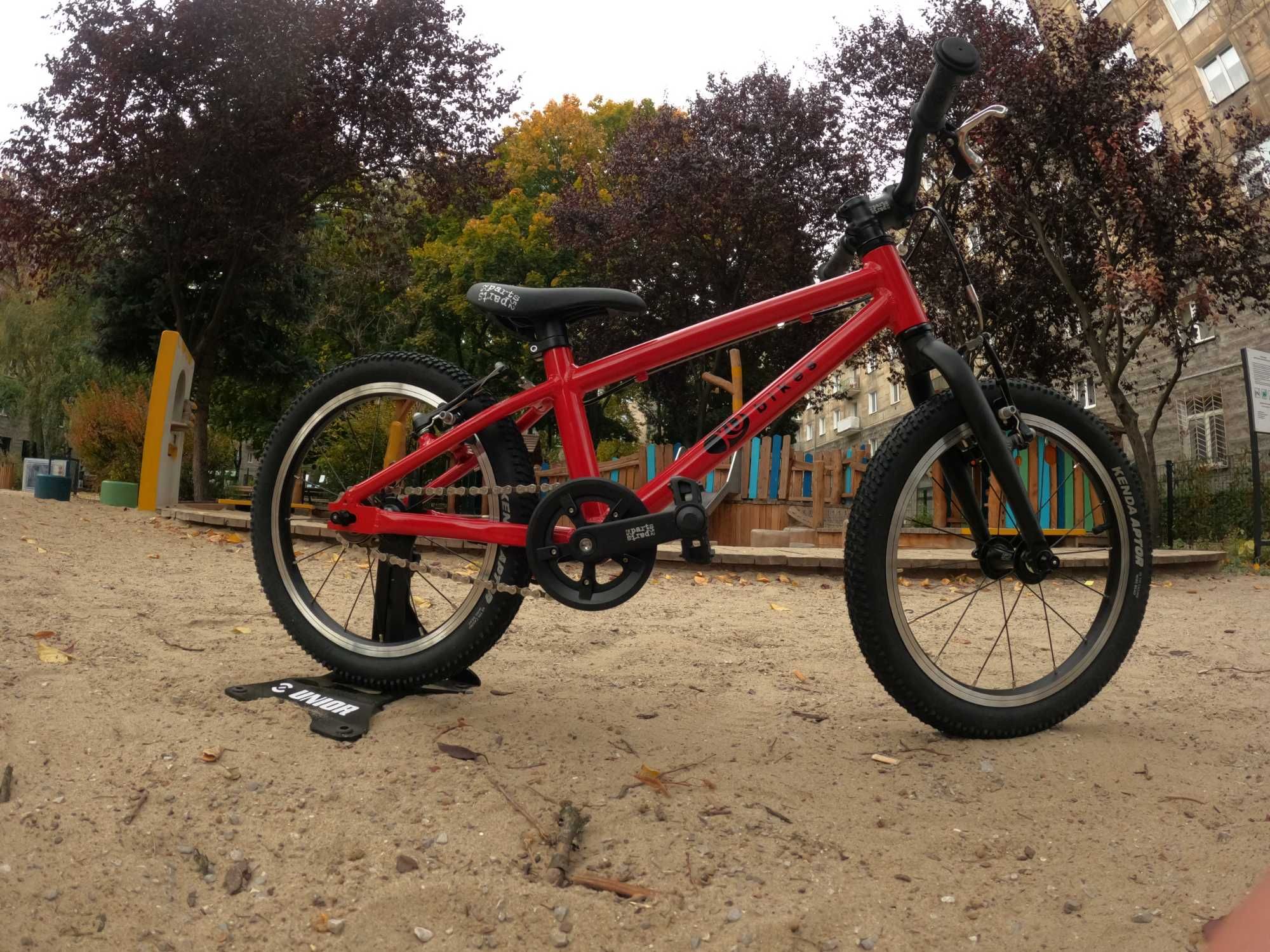 KUbikes 16L - superlekki 5,7 kg - bajkids.pl - Rower lekki jak Woom!