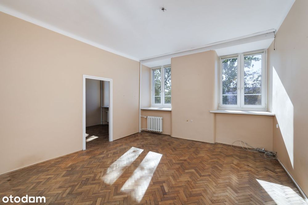 Jasne i wysokie mieszkanie w kamienicy z windą przy pl. Narutowicza!