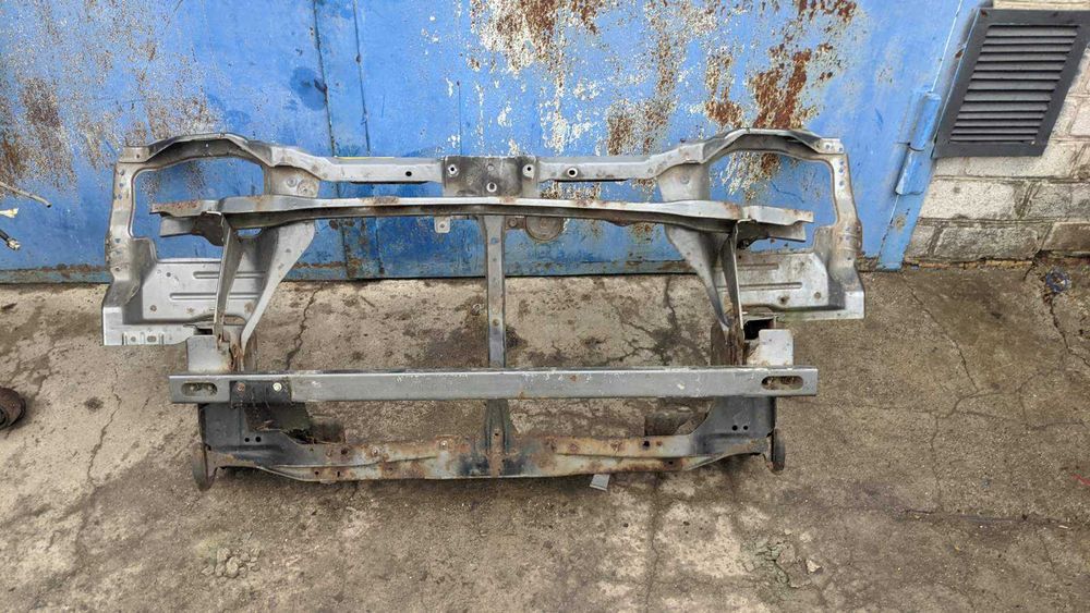 X-TRAIL T30 Передня панель, телевізор, окуляр, супорт радіаторів, шрот