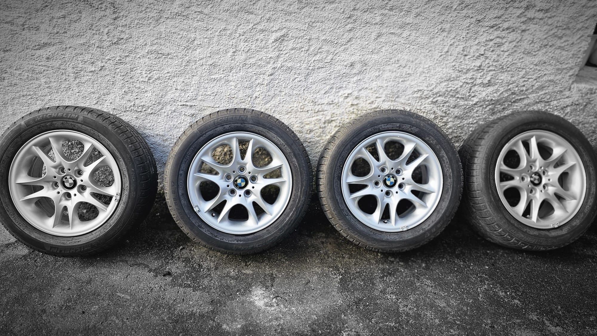 Jantes BMW com pneus 235/55 R17
