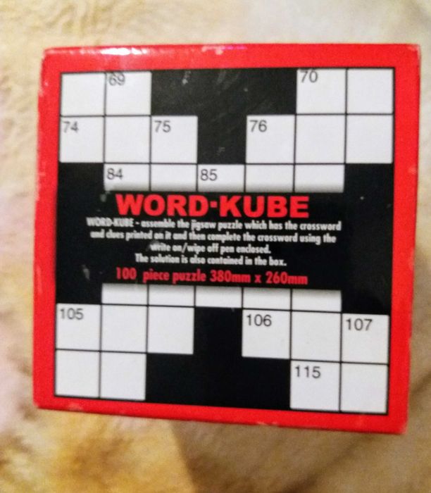 Wyrazowy sześcian po ang. i kula "wciskacz" kulkami