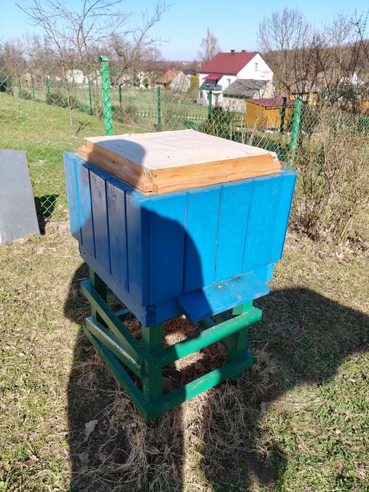 Ule wielkopolskie 10ramkowe oraz ul Wielkopolski leżak drewniane