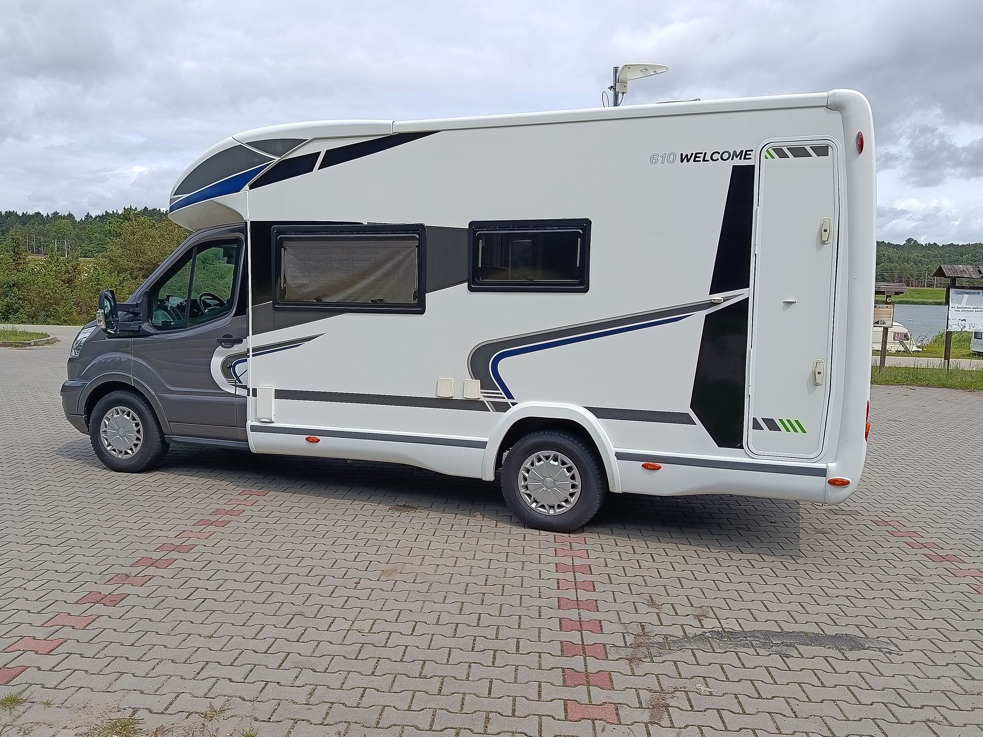 Elegancki Kamper chausson