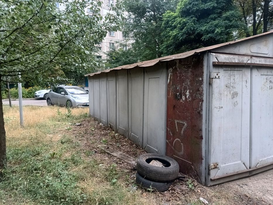 Продам гараж с местом