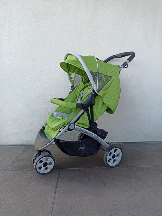 Wózek spacerowy Infiniti Quatro