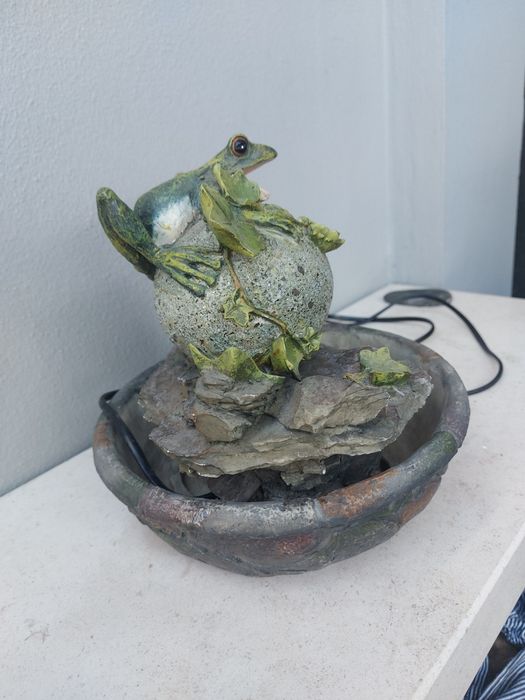 Fonte em forma de sapo