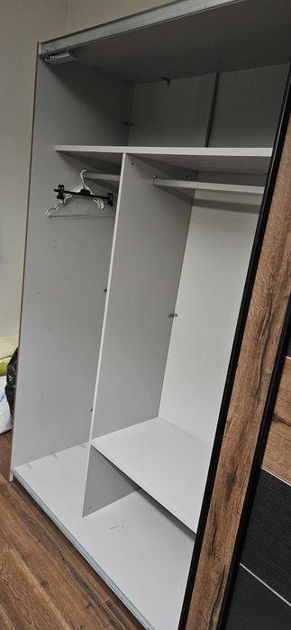 Sprzedam dużą szafe Recover