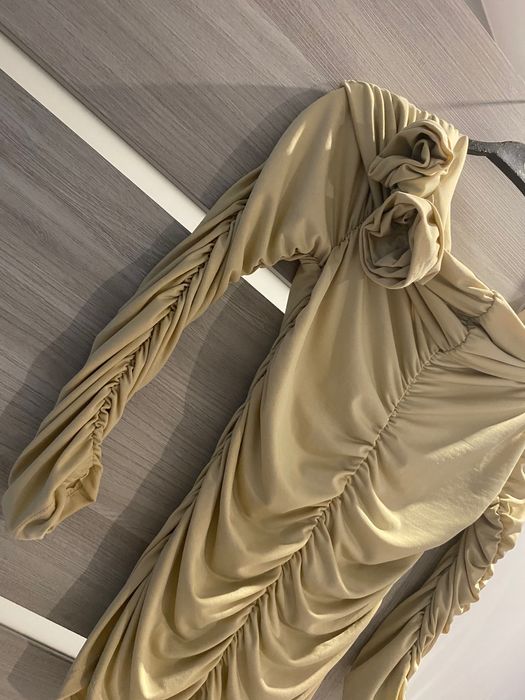 Bluzka marszczona z róża