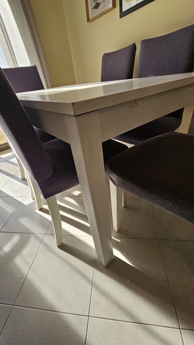 Mesa IKEA extensível até 2,20m + 6 cadeiras ikea.