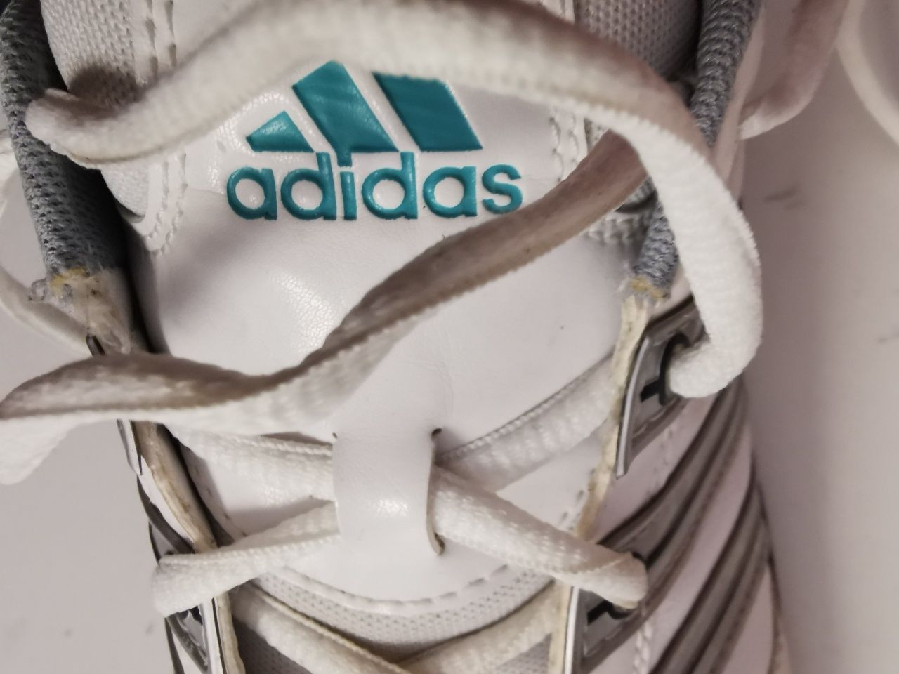 Buty meskie sportowe skórzane firmy Adidas  r. 31.5 cm