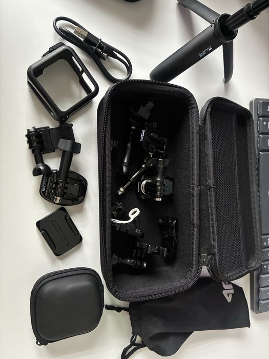 GoPro HERO11 Black Mini Kamera sportowa 4K statyw selfiestick etui