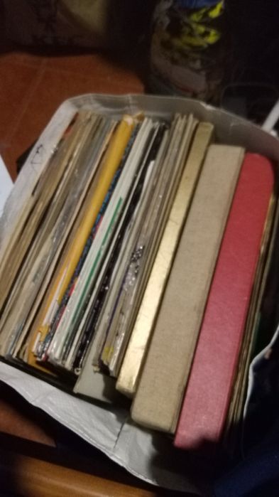 Várias coleções de vinil e vinis
