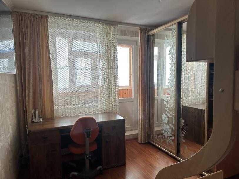 Срочно! Продам 3к квартиру Новые Дома Метро Дворец спорта 4й эт\9ти