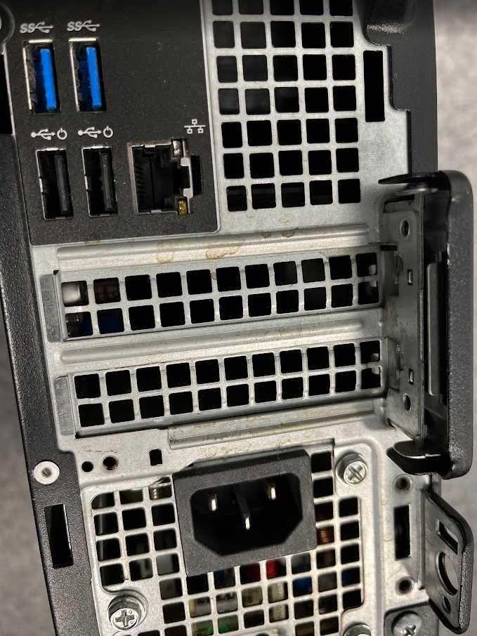 Dell Optiplex 3046 i5-6500 RAM DDR4 - 8GB SSD 240GB + WIN10