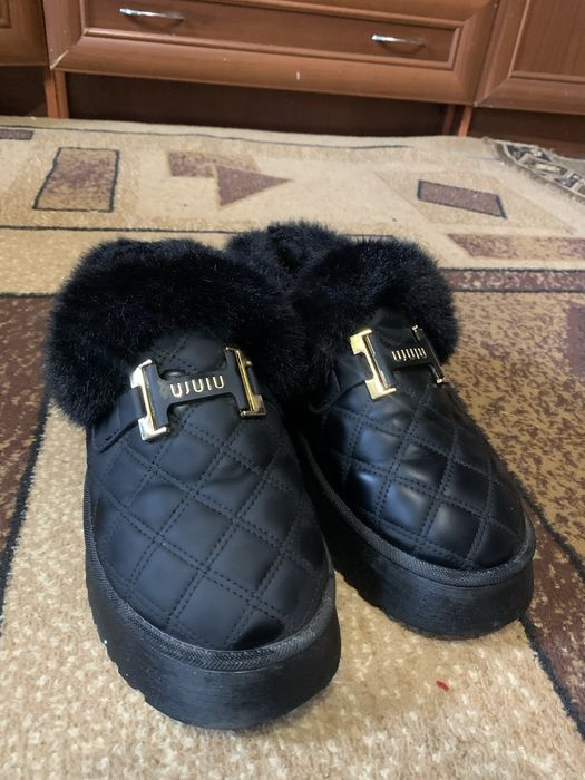 Продам угги автоледі