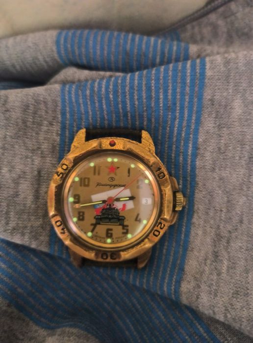 Годинник командирський  в гарному стані, працюють ідеально