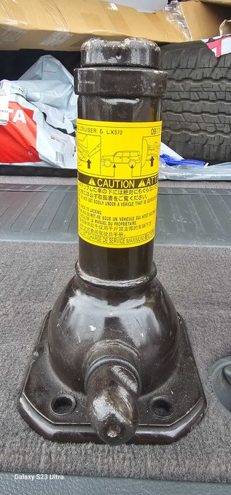 НОВИЙ! Домкрат тойота ленд крузер 200