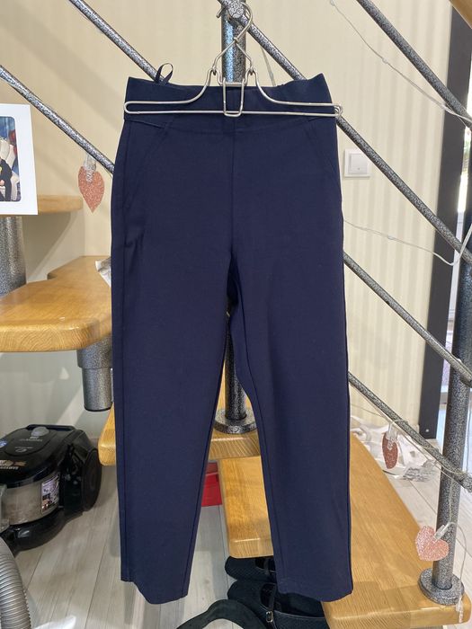 Шкільна форма для дівчинки