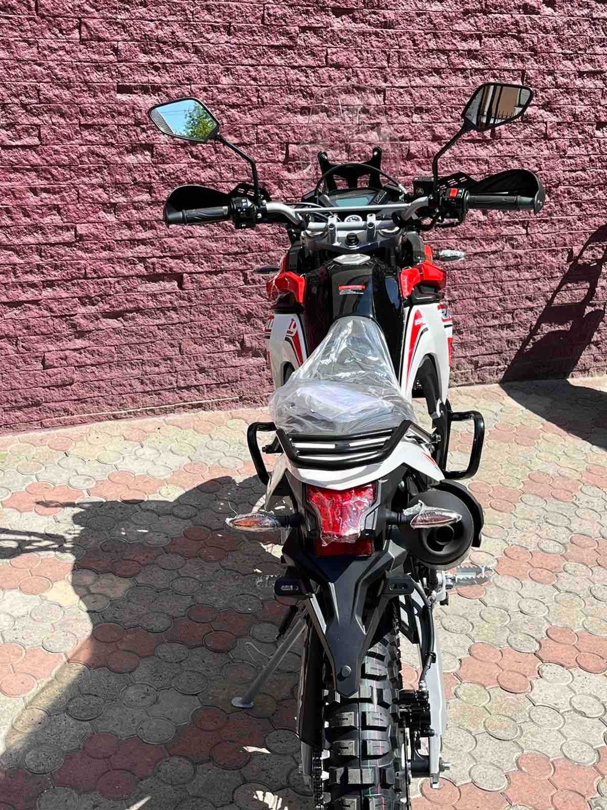 Мотоцикл Loncin LX250GY-3G DS2