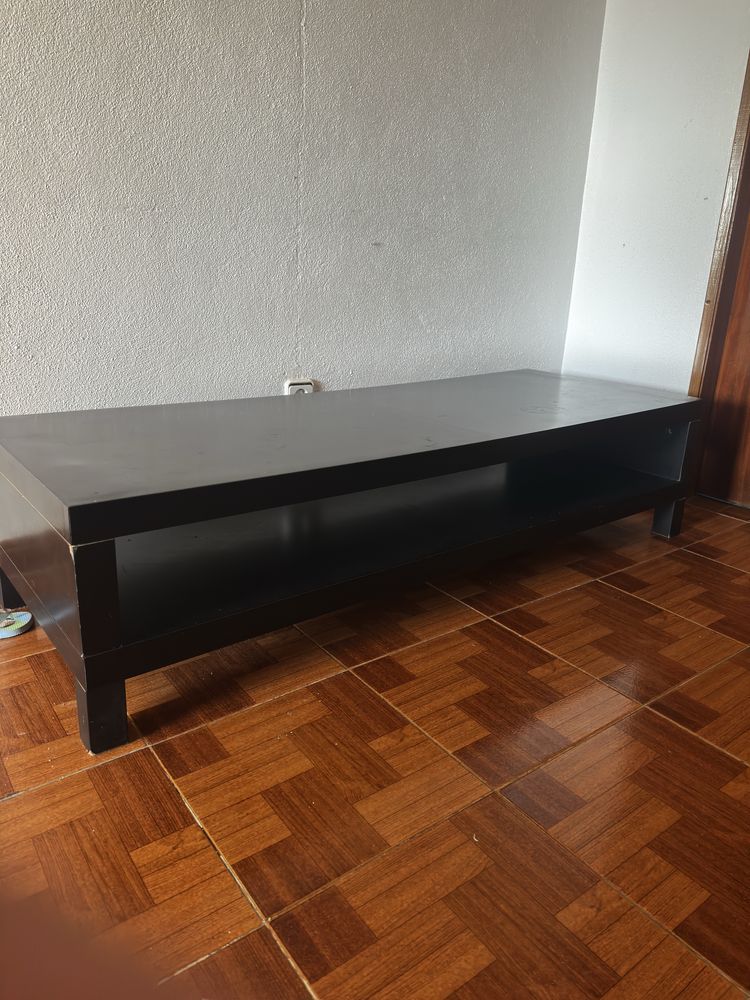 Rack TV / Preto / com algumas marcas de uso