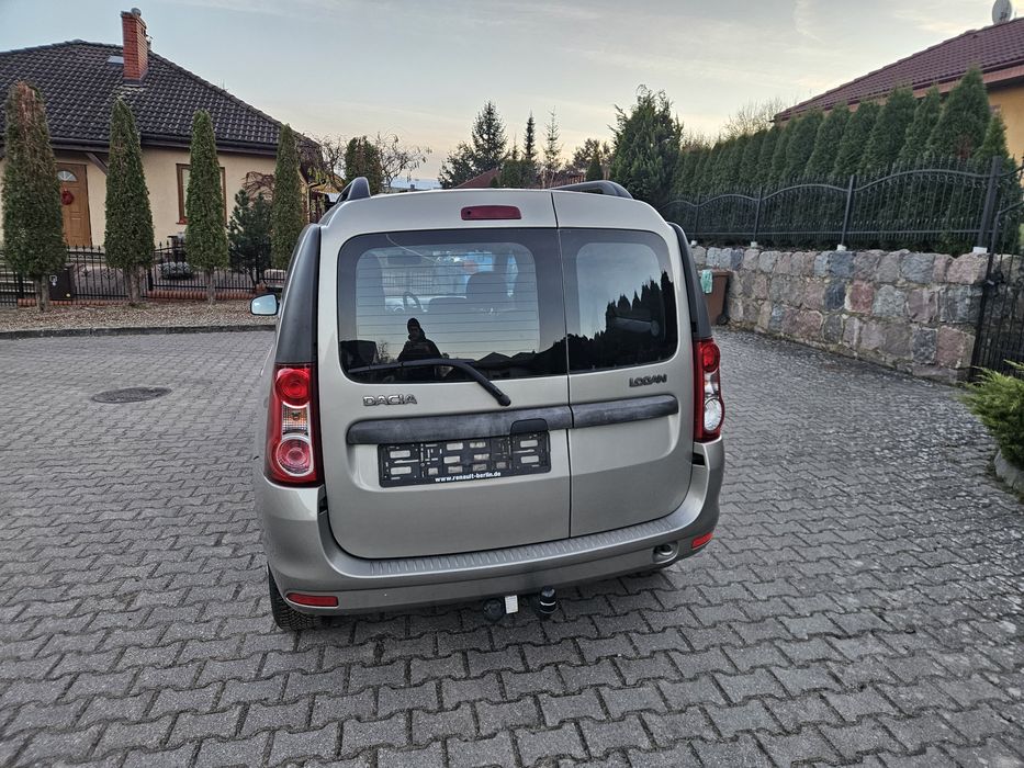 Logan 2012r  1.6 benzyna