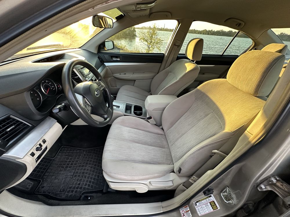 Продам Subaru Legacy 2013 2014 2.5 газ/бензин шикарное состояние
