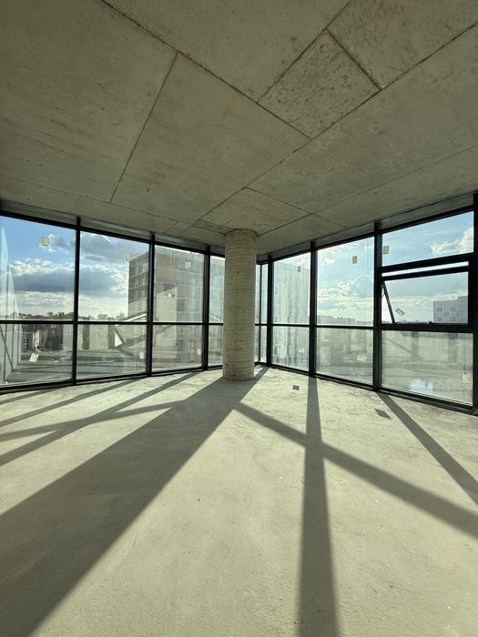 Продаж ексклюзивної  склофасадної 2-кім. квартири у ЖК Національний