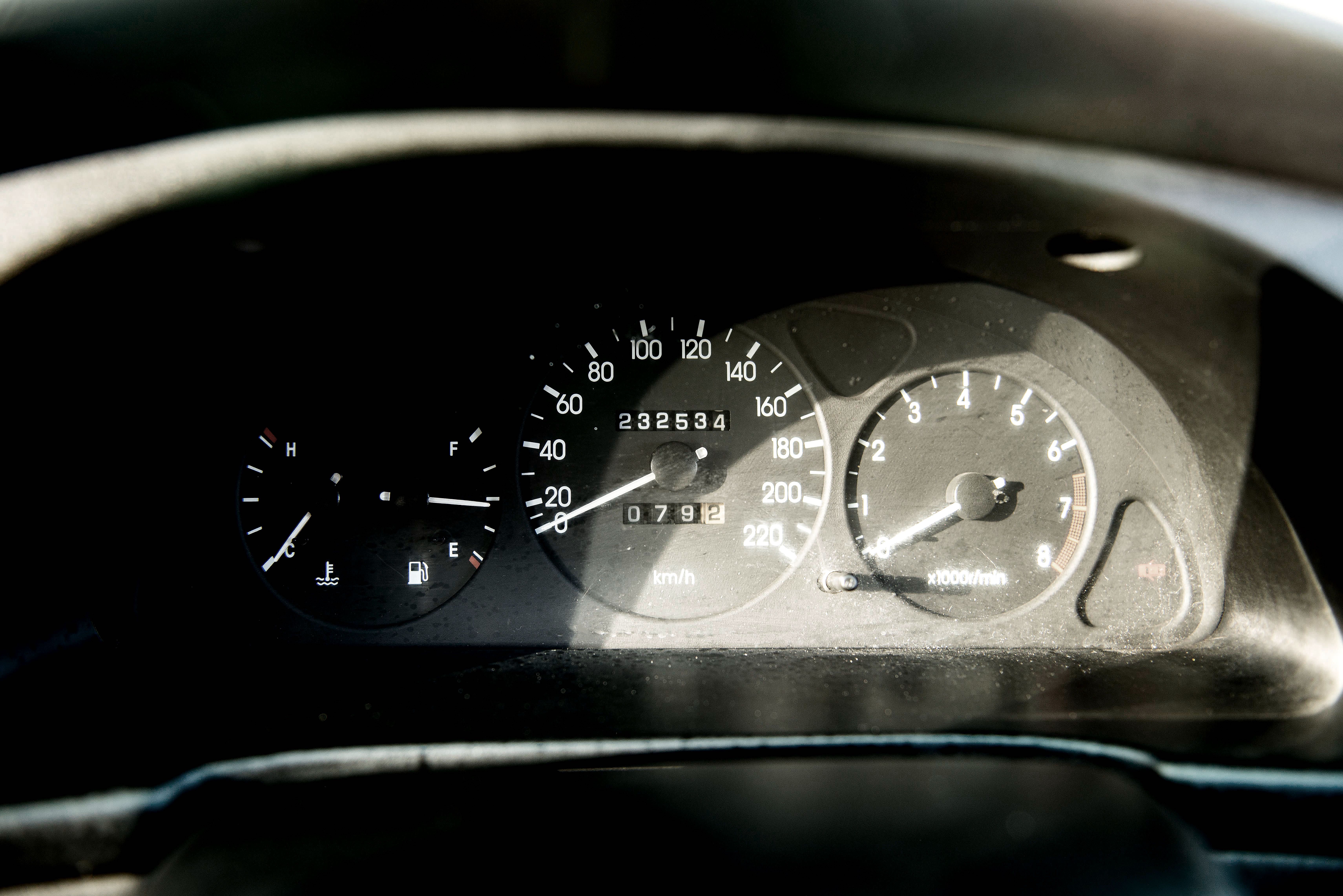 Продається Daewoo Lanos 1998 р.в. вишневого кольору