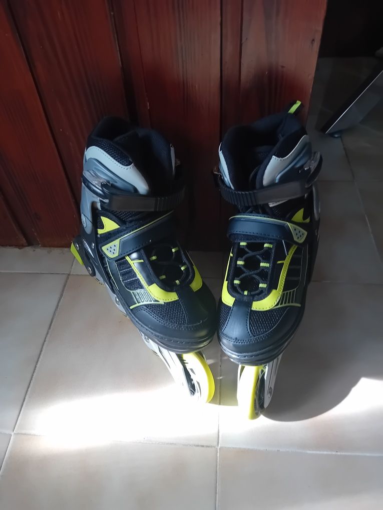 Vendo patins em linha
