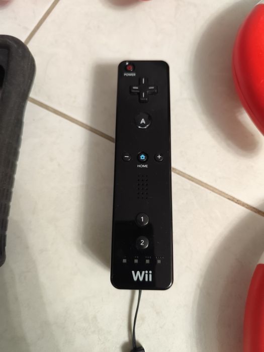 Nintendo Wii Preta com acessórios e jogos