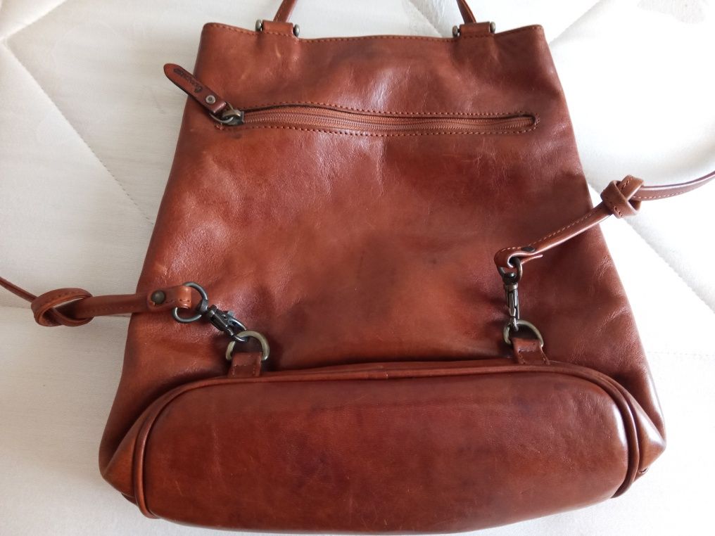 Mochila 25x28cm marca Ceancarel pele genuína made in Portugal