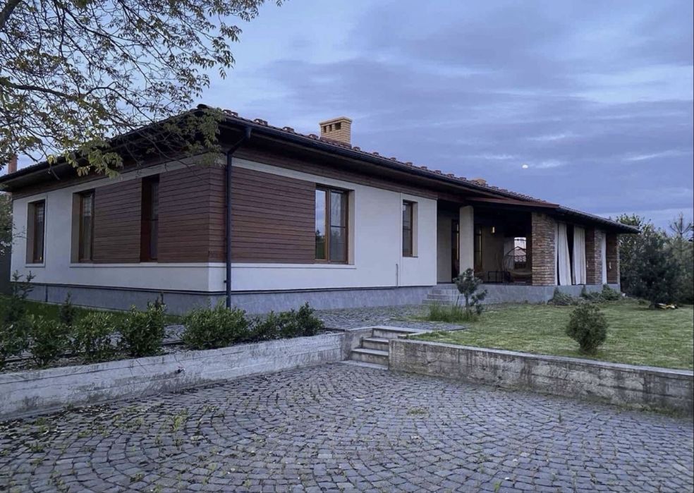 Оренда сучасного будинку