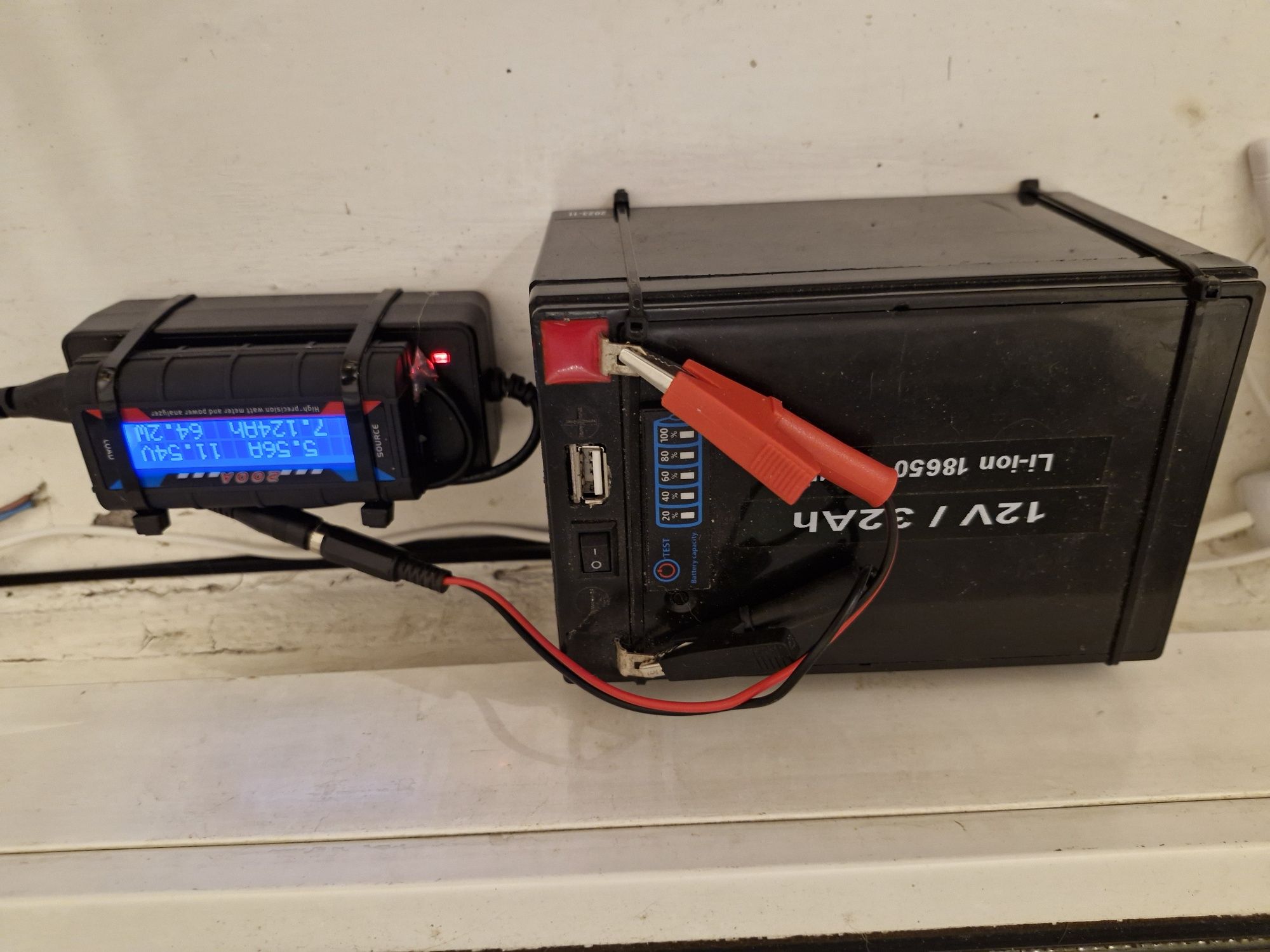 Ładowarka 12V/5A do Li-Ion 3S + Watomierz DC